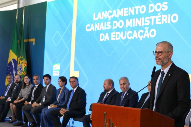 O Ministro da Educação Víctor Godoy, discursa no lançamento do Canal Educação e do Canal Libras, em parceria com o Ministério das Comunicações, em Brasília, 26 de Abril de 2022.