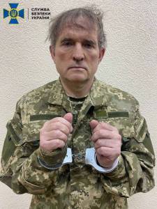 Líder da oposição ao governo da Ucrânia e aliado próximo de Putin, Viktor Medvedchuk foi detido pelo exército ucraniano nesta terça, 12