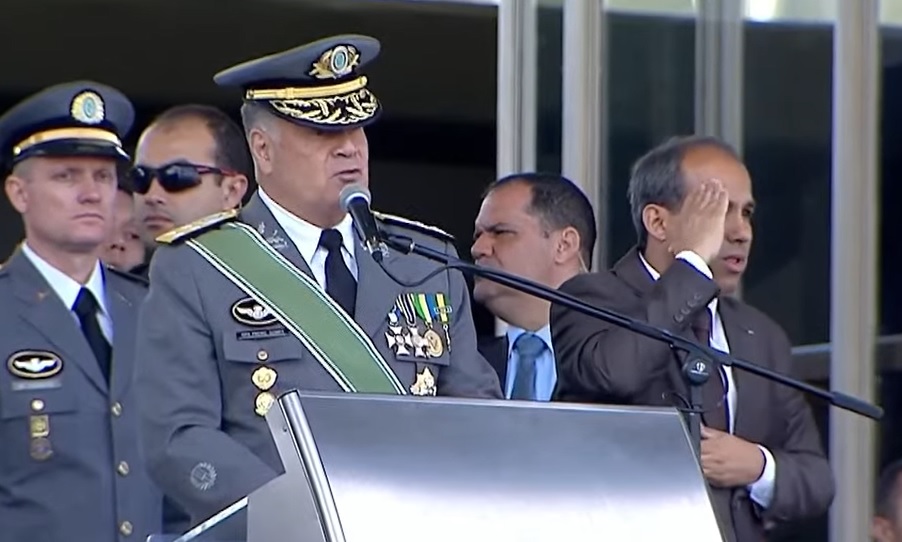 O comandante do Exército, general Marco Antônio Freire Gomes, discursa na comemoração do Dia do Exército