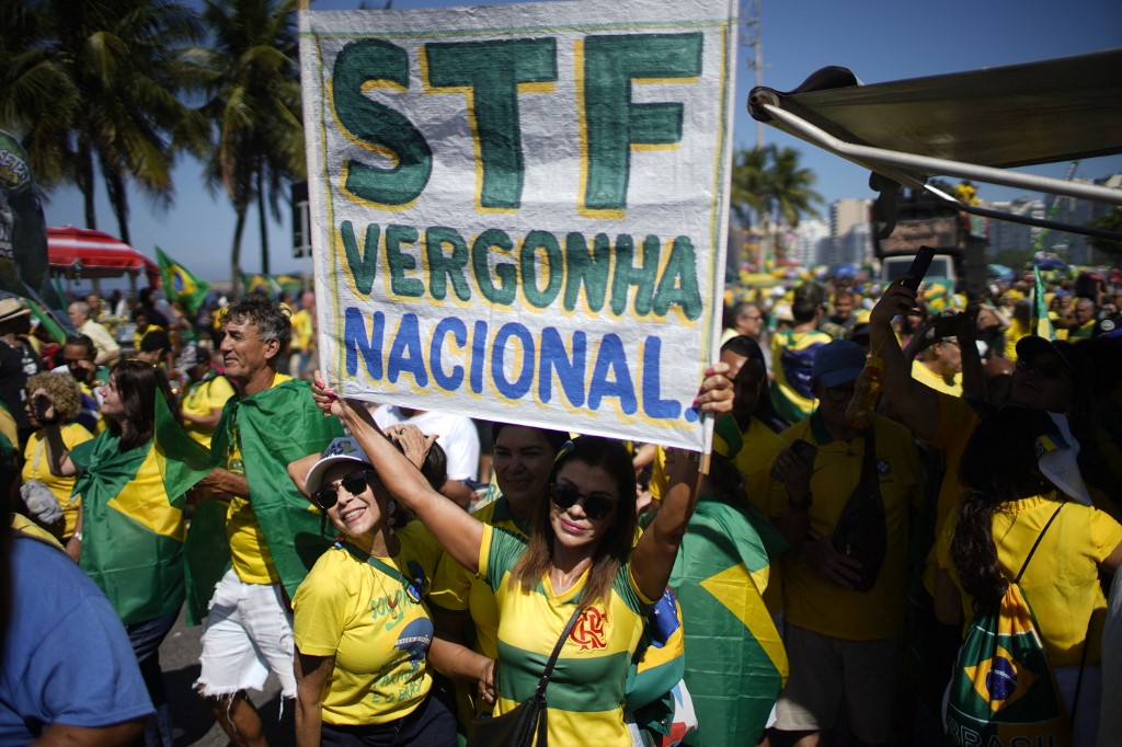 Ato de bolsonaristas no Rio de Janeiro. Primeiro de Maio de 2022 (Photo by Mauro PIMENTEL / AFP)