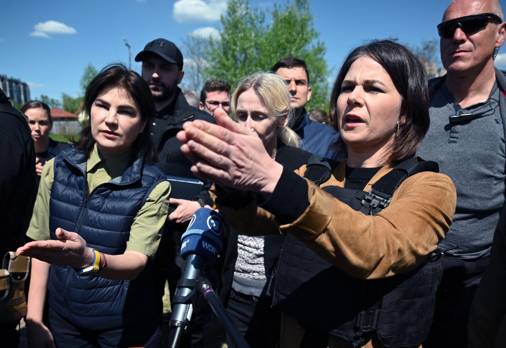 Segundo a procuradora-geral da Ucrânia, Iryna Venediktova, mais de 10.000 casos de crimes de guerras já foram registrados pela promotoria - 10/05/2022