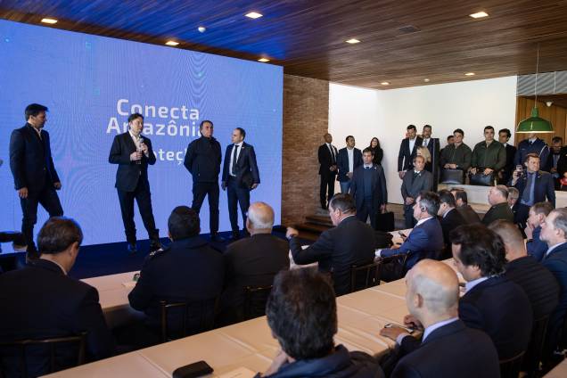 Fábio Faria, Jair Bolsonaro e Elon Musk, durante encontro no hotel Fasano, em Porto Feliz-SP - Fábio Faria, Jair Bolsonaro e Elon Musk, durante encontro no hotel Fasano, em Porto Feliz-SP -