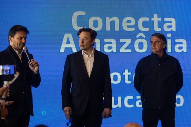 Fábio Faria, Jair Bolsonaro e Elon Musk, durante encontro no hotel Fasano, em Porto Feliz-SP - Fábio Faria, Jair Bolsonaro e Elon Musk, durante encontro no hotel Fasano, em Porto Feliz-SP -