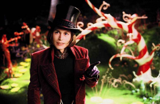 Johnny Depp como Willy Wonka em "A Fantástica Fábrica de Chocolates", 2005 de Tim Burton.