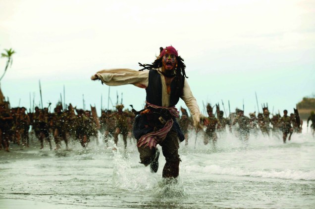 Johnny Depp em "Piratas do Caribe: O Baú da Morte", 2006 de Gore Verbinski.