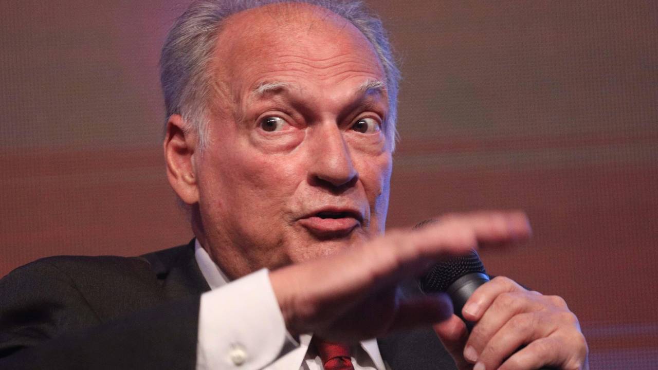 Roberto Freire durante abertura do 20º Fórum Empresarial LIDE, que acontece nesta quinta-feira (21), e na sexta (22), no Hotel Grand Hyatt em São Paulo (SP). O evento debate o Brasil do Futuro: Eleições, Democracia e a Recuperação Econômica. Renato S. Cerqueira/Futura Press