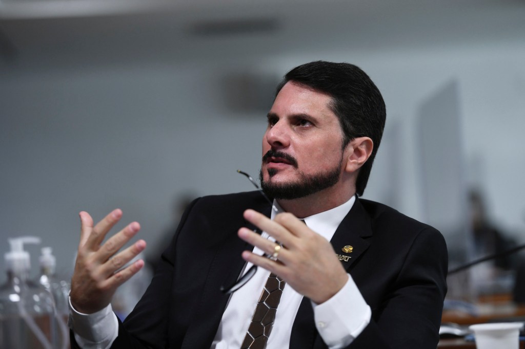 O ministro da Casa Civil, Rui Costa, comanda reunião virtual com prefeitos do Rio Grande do Sul, na última terça-feira