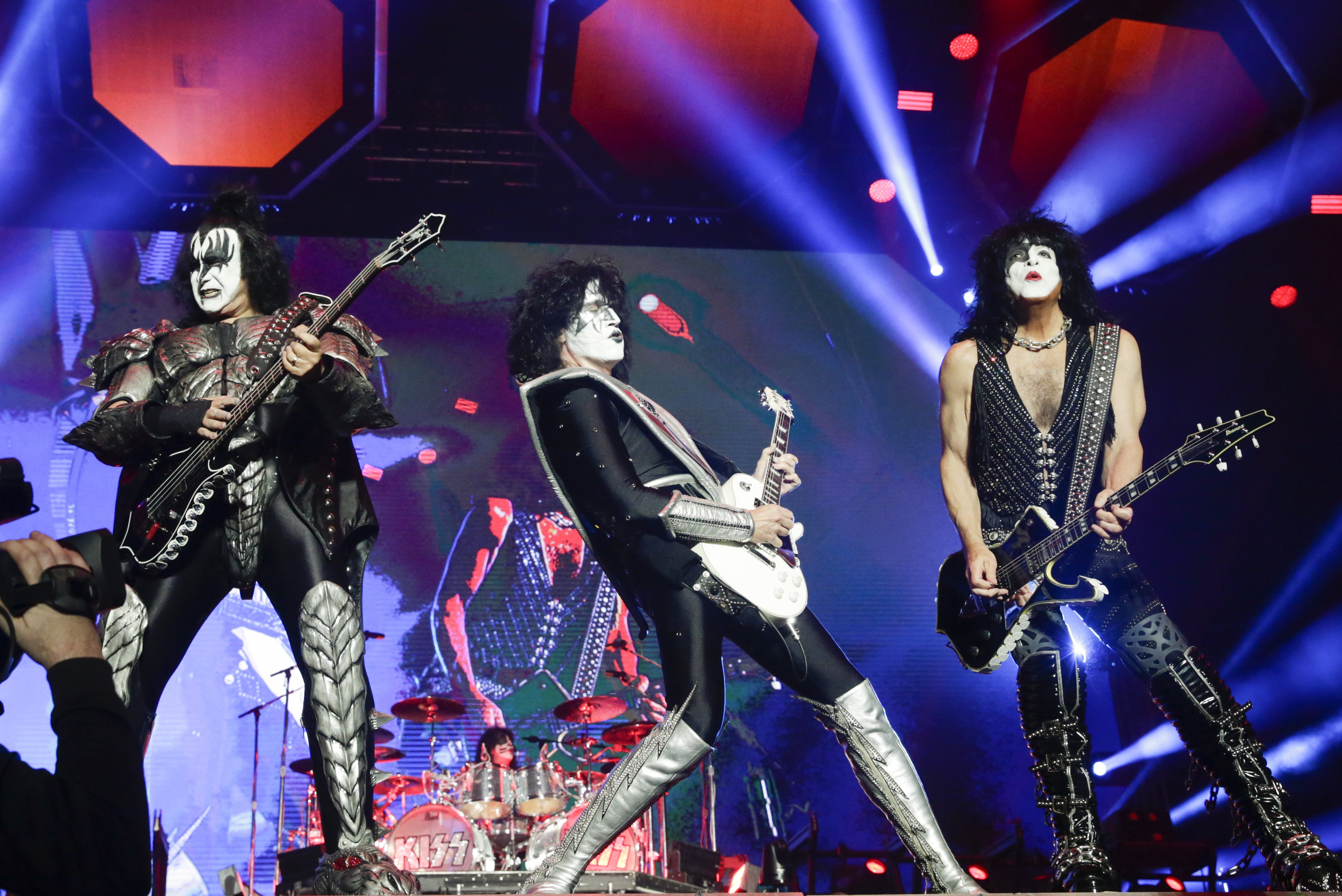 A banda Kiss durante sua apresentação no Allianz Parque, na sua turnê de despedida "End of The Road" em São Paulo, 30 de abril de 2022 -