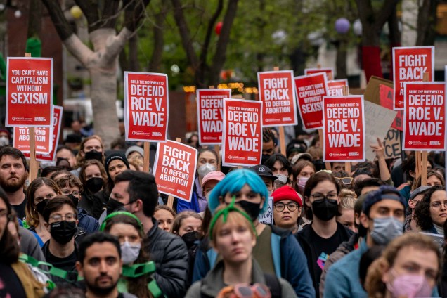 Manifestantes em apoio aos direitos do aborto nos Estados Unidos, em 3 de maio de 2022 em Seattle, Washington.