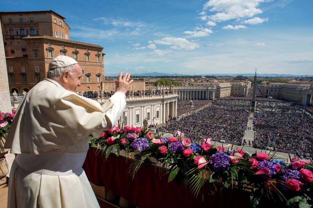 VATICAN-RELIGION-POPE-EASTER-URBI ET ORBI PARA TRÁS - Papa Francisco: apesar da sua popularidade, o rebanho católico não para de encolher -
