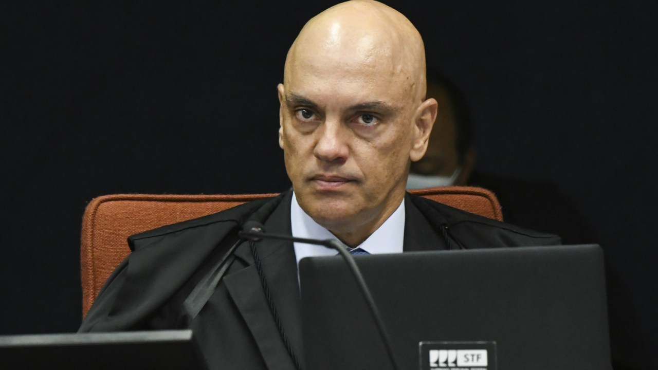 NO SUPREMO - Moraes: caçando as milícias digitais que atacam a democracia -