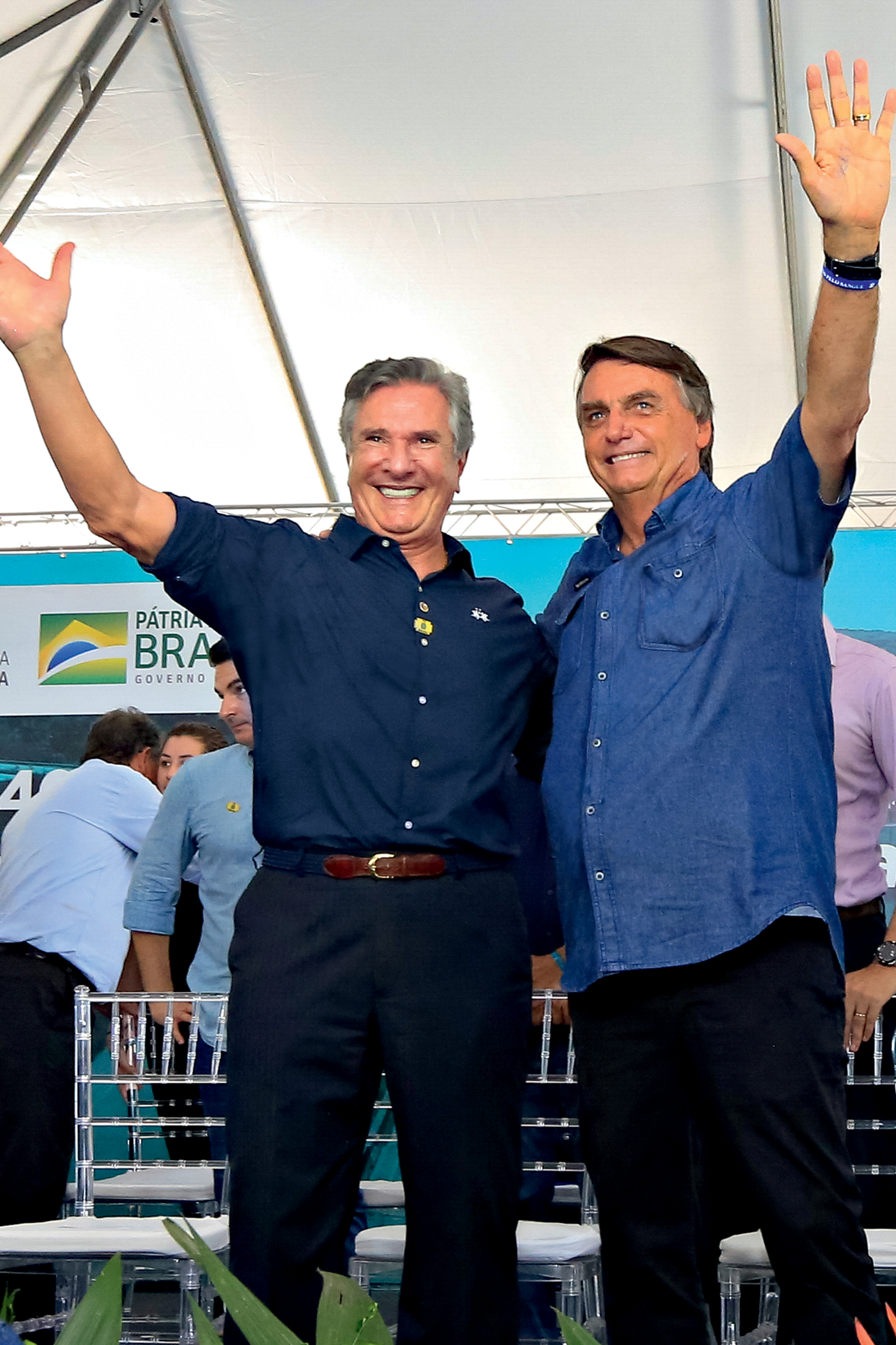 SIAMESES - Fernando Collor e Jair Bolsonaro: interesses comuns em Alagoas -