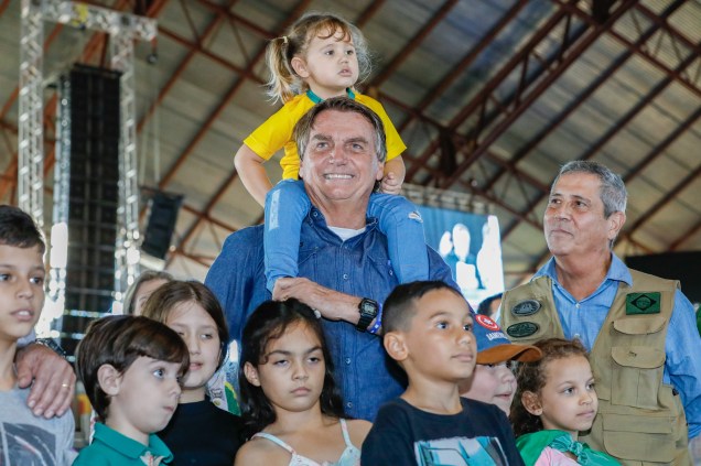 Maringá - PR, 11/05/2022Presidente Jair Bolsonaro com crianças, participa da 48ª Edição da Expoingá.