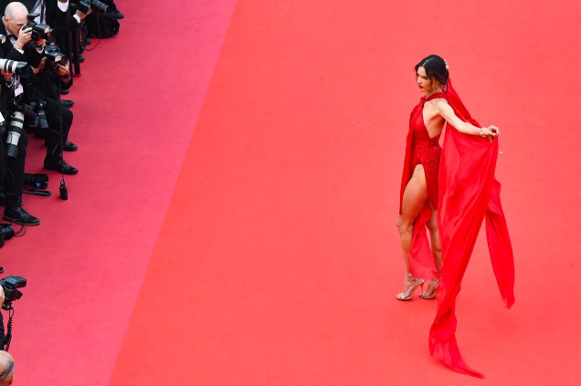 Modelo Brasileira Alessandra Ambrósio no Festival de Cinema de Cannes, na França, 2019.