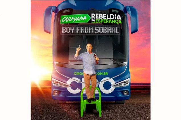 Ciro Gomes candidato `a Presidente pelo PDT, em frente ao ônibus que percorrerá o Brasil de Norte`a Sul do Brasil.