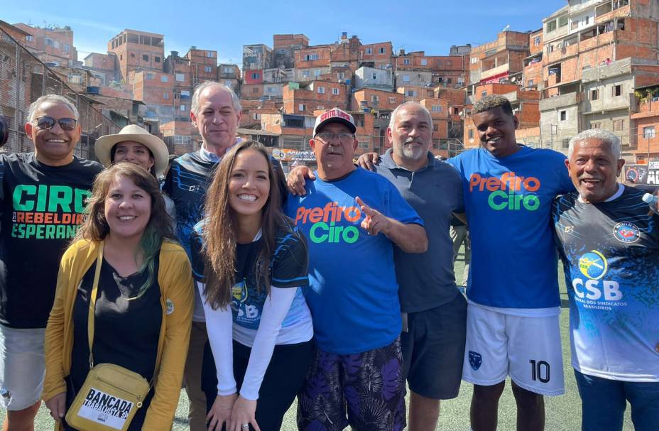 Candidato `a Presidente Ciro Gomes no campo de várzea do bairro Grajaú, extremo-sul da cidade de São Paulo. 29/05/2022.