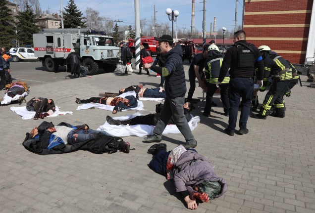 O massacre na estação de trêm de Kramatorsk, na região de Donbass, está sendo investigado por crimes de guerra, ocorrido em 8 de abril de 2022, onde mais de 30 civis foram mortos e mais de 100 feridos em um ataque com foguete russo.