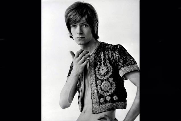 Cantor e músico inglês David Bowie nos anos 70. Cantor e músico inglês David Bowie nos anos 70.