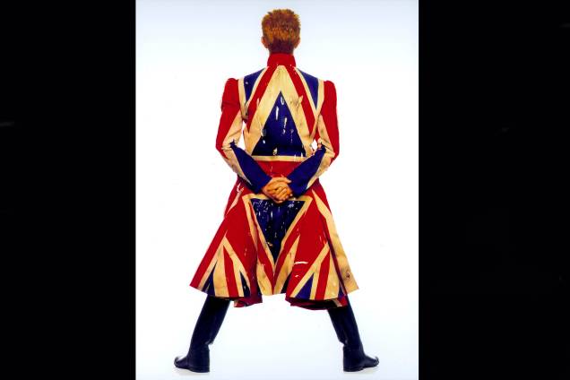 Cantor e músico inglês David Bowie para o album "The Earthling" de 1997. Cantor e músico inglês David Bowie para o album "The Earthling" de 1997.