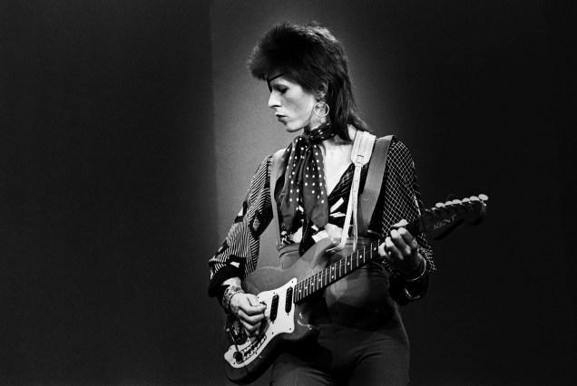 Cantor e músico inglês David Bowie na turnê ‘"Rebel Rebel"’, no Top Pop Studios, em Hilversum, Holanda, 13/02/1974.