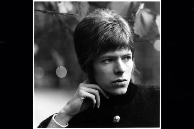 Cantor e músico inglês David Bowie, nos anos 60.