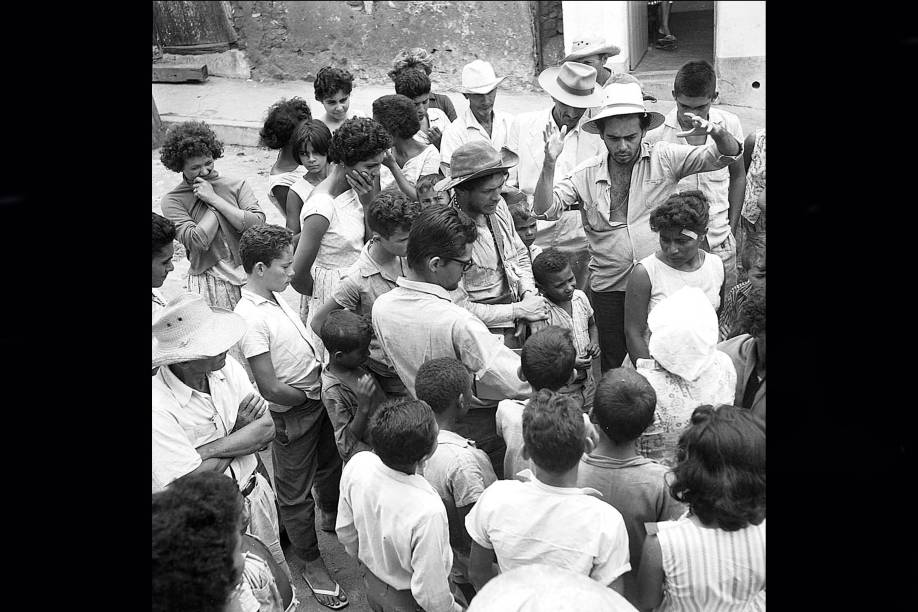 Filmado em Monte Santo, sertão da Bahia, "Deus e o Diabo na Terra do Sol", dirigido por Glauber Rocha, lançado em 1964, considerado um marco do cinema novo.