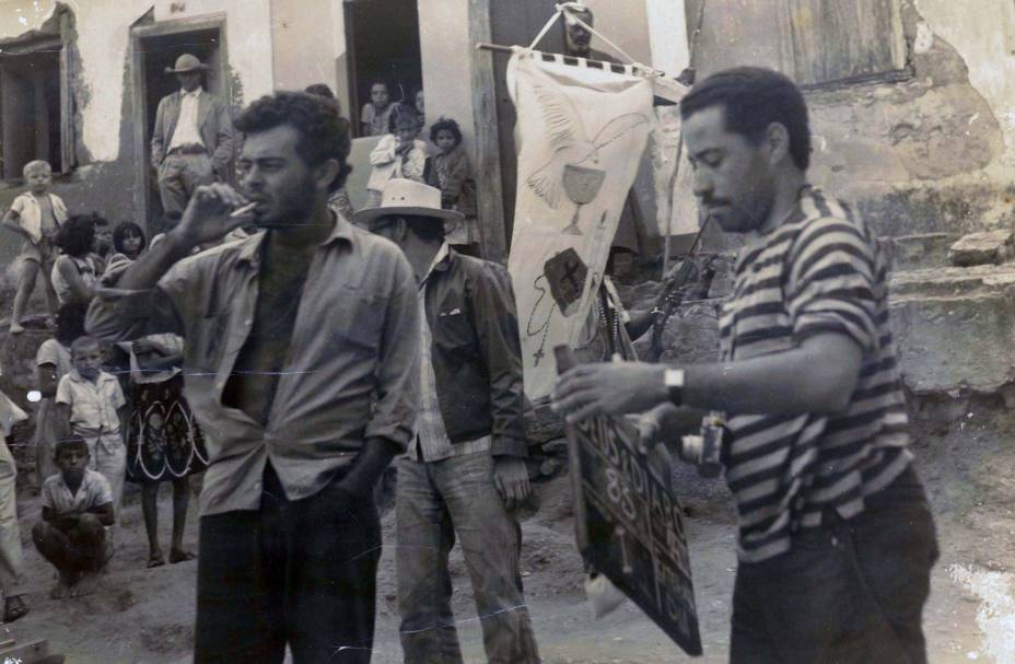 Filmado em Monte Santo, sertão da Bahia, "Deus e o Diabo na Terra do Sol", dirigido por Glauber Rocha, lançado em 1964, considerado um marco do cinema novo.