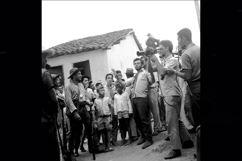 Filmado em Monte Santo, sertão da Bahia, "Deus e o Diabo na Terra do Sol", dirigido por Glauber Rocha, lançado em 1964, considerado um marco do cinema novo.