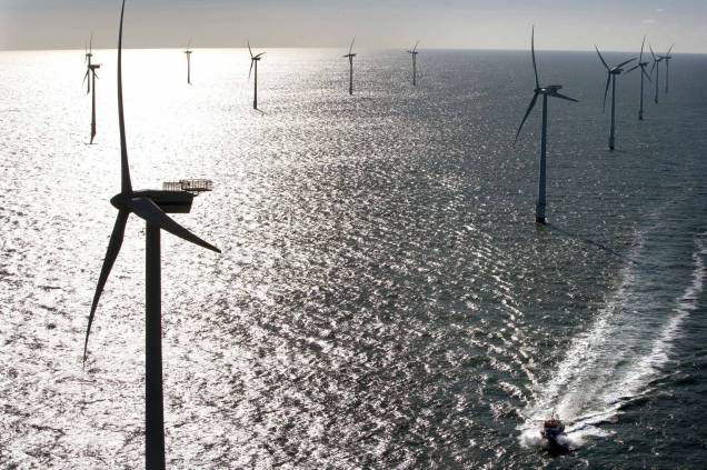 Parque eólico Horns Reef na Dinamarca, país líder mundial na produção e consumo de energia eólica.