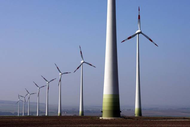 Turbinas eólicas no "Energiepark Druiberg" em Dardesheim, Alemanha.