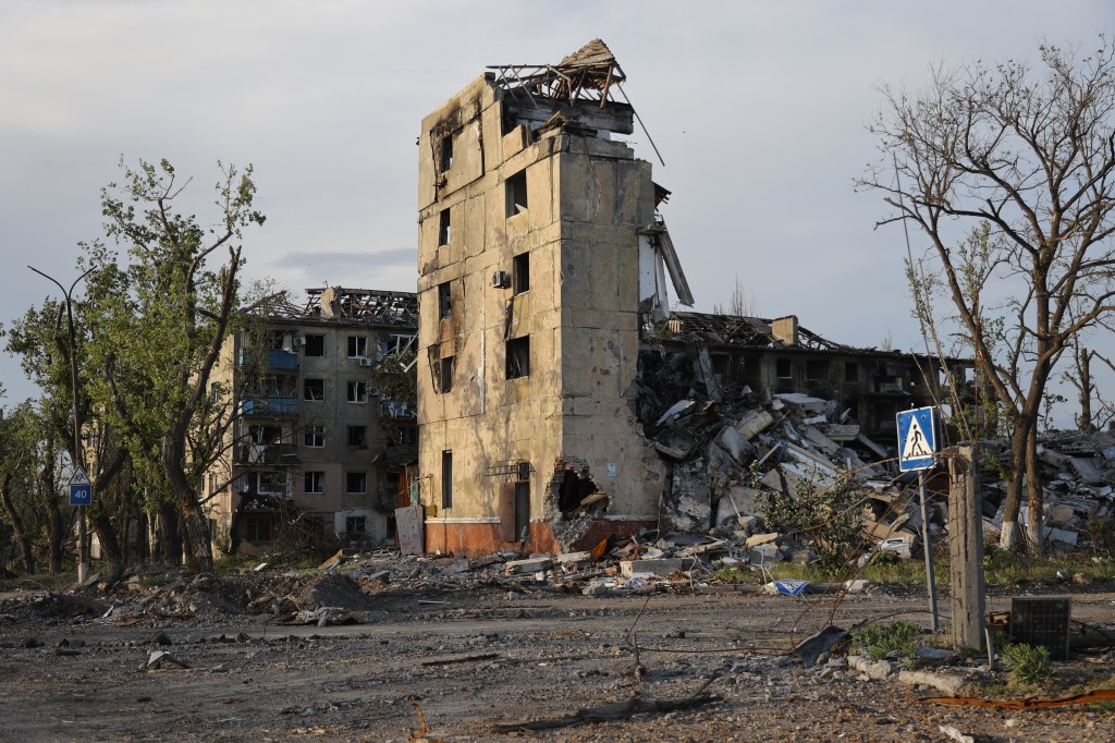 MARIUPOL, UKRAINE - MAY 21: A view from damaged sites amid Russian attacks in Mariupol, Ukraine on May 21, 2022. (Photo by Leon Klein/Anadolu Agency via Getty Images)