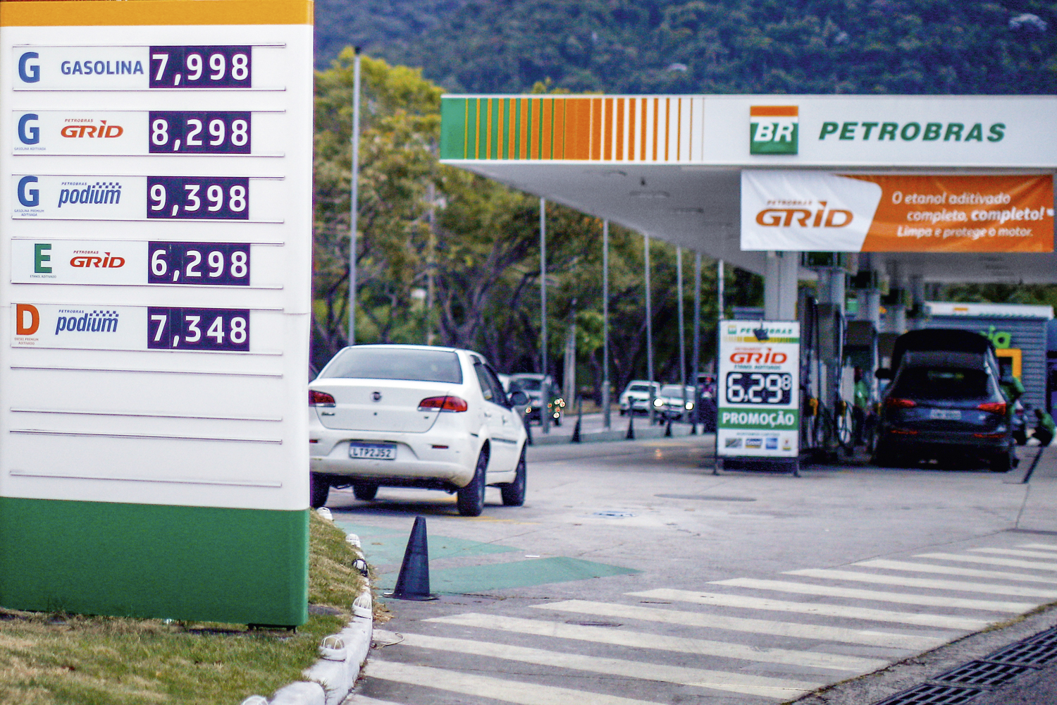 PREÇO NAS ALTURAS - Aumento de custos como o da gasolina está entre as maiores aflições dos eleitores -