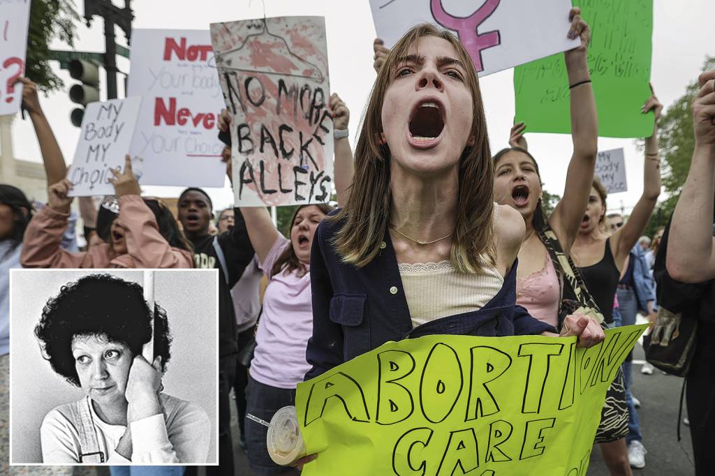 GettyImages-1395389761.jpg RETROCESSO - Protesto em Washington: a Suprema Corte ameaça anular decisão em prol de Norma McCorvey (no detalhe) -