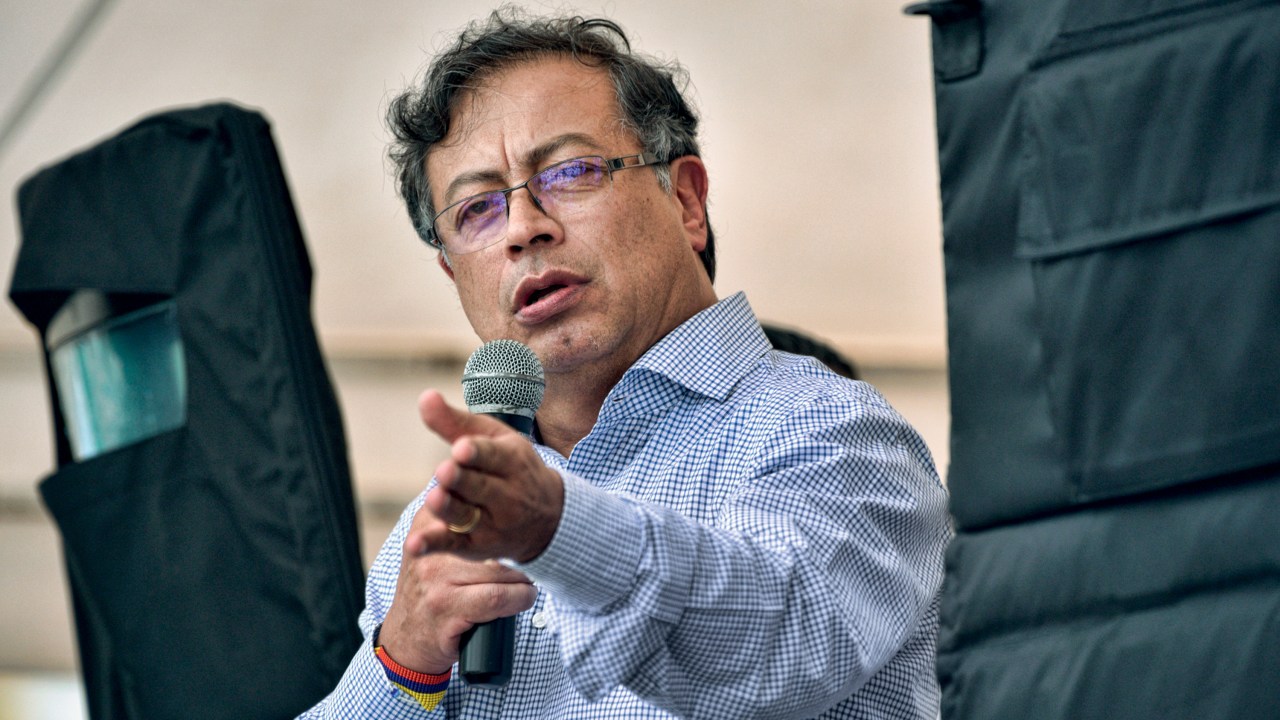 DESEJO DE MUDANÇA - Petro: à frente nas pesquisas, ele desafia a elite que sempre se revezou no governo da Colômbia -