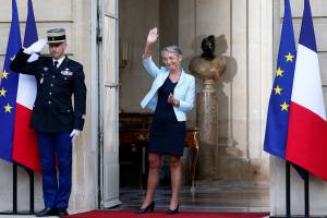 Handover Ceremony to France’s New Prime Minister Takes Place At Official Residence