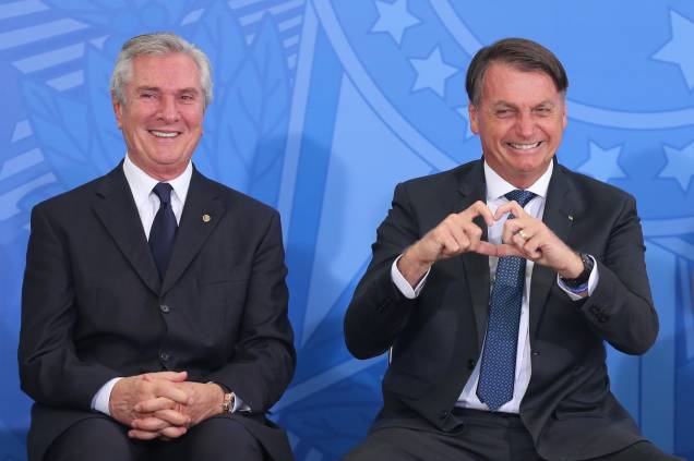 Senador Fernando Collor, Presidente Jair Bolsonaro, durante cerimônia de Posse do senhor Gilson Machado, Ministro de Estado do Turismo. 17/12/2020 Senador Fernando Collor, Presidente Jair Bolsonaro, durante cerimônia de Posse do senhor Gilson Machado, Ministro de Estado do Turismo. 17/12/2020