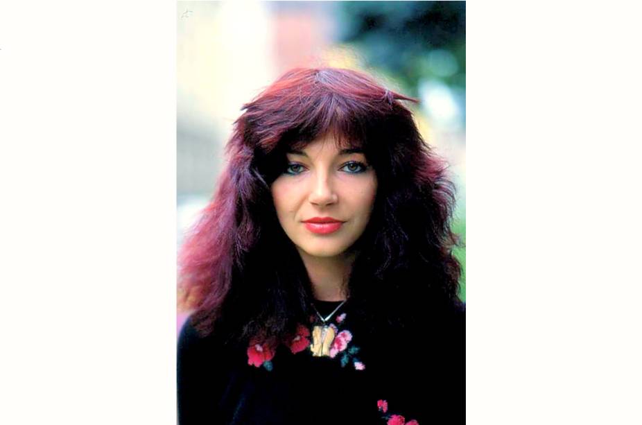 Cantora e compositora inglesa Kate Bush, em 1985.