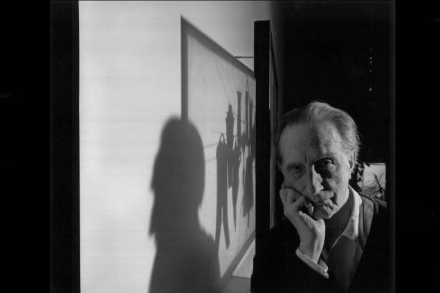O artísta francês Marcel Duchamp (1887-1968) precursor do Dadaísmo, foto de 1966.