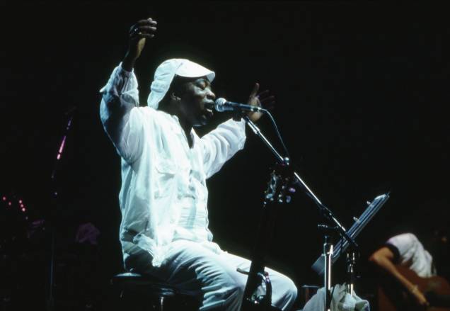 Milton Nascimento no show "Direitos Humanos Já", da Anistia Internacional, em 1980. Milton Nascimento no show "Direitos Humanos Já", da Anistia Internacional, em 1980.