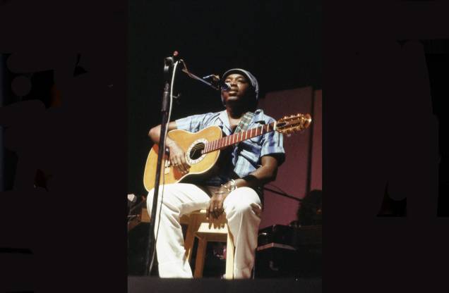 Milton Nascimento no show de 1º de Maio, no Ginásio do Ibirapuera, em apoio `a greve dos metalúrgicos do ABC. Milton Nascimento no show de 1º de Maio, no Ginásio do Ibirapuera, em apoio `a greve dos metalúrgicos do ABC.
