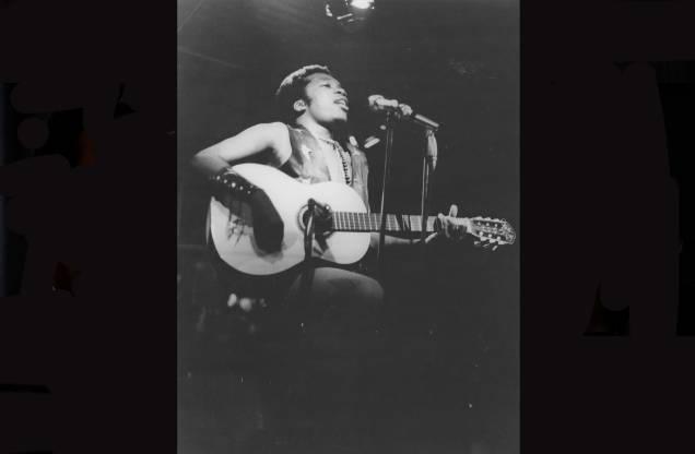 Milton Nascimento em apresentação no Rio de Janeiro. Anos 70. Milton Nascimento em apresentação no Rio de Janeiro. Anos 70.