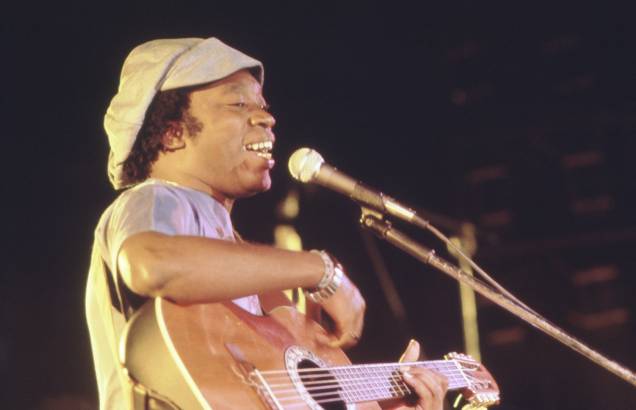 Milton Nascimento no show "Sentinela", no Estádio Mineirinho, em Belo Horizonte. Anos 80. Milton Nascimento no show "Sentinela", no Estádio Mineirinho, em Belo Horizonte. Anos 80.