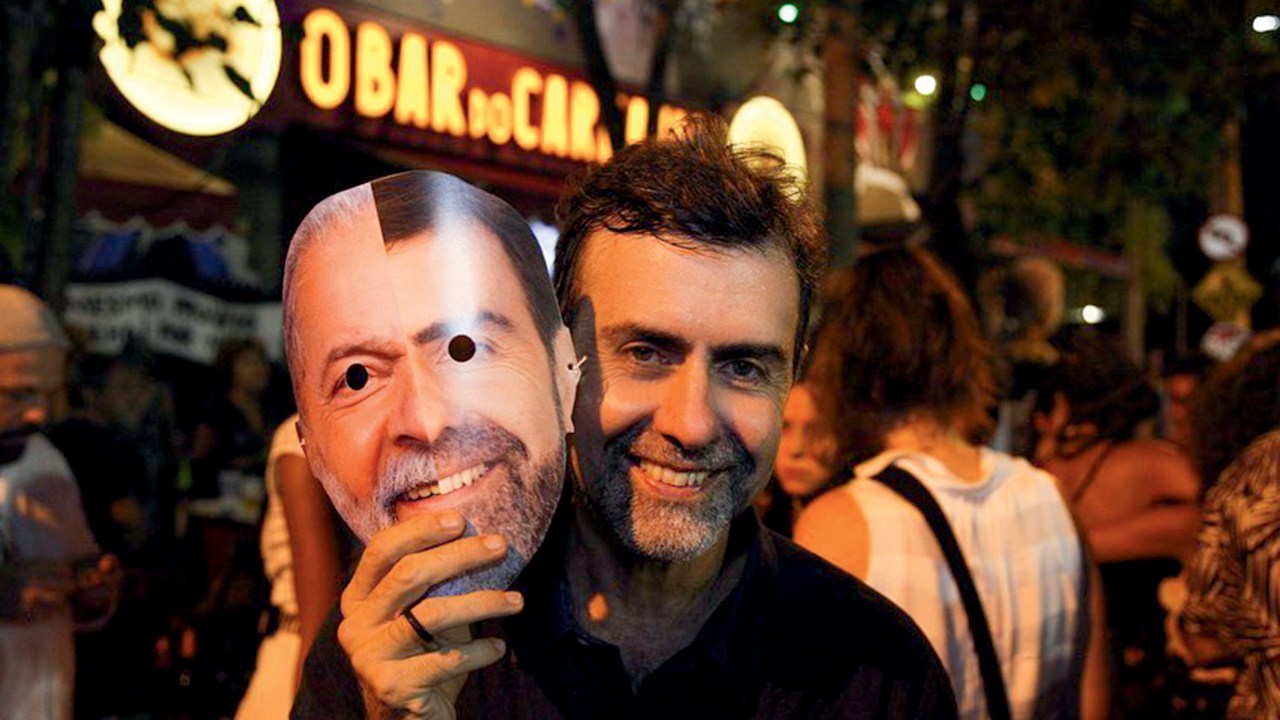 O ESCOLHIDO - Freixo com a máscara de Lula: o alto-comando petista sabe que não pode depender só dos votos dele -
