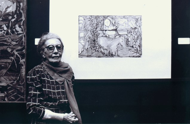 Nise da Silveira, psicanalista, na exposição de seus paciêntes, 1981.