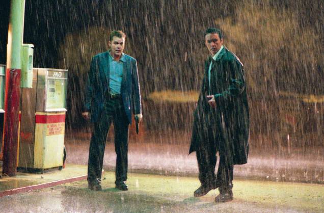 Ray Liotta e John Cusack no filme "Identidade", de James Mangold, 2003. Ray Liotta e John Cusack no filme "Identidade", de James Mangold, 2003.