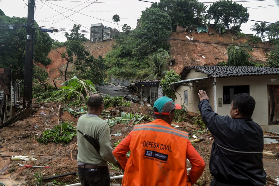 Recife- 28/05/2022- Chuvas constantes causaram deslizamentos, destruição e mortes no último sábado, no bairro Jardim Monte Verde, região metropolitana de Recife-PE