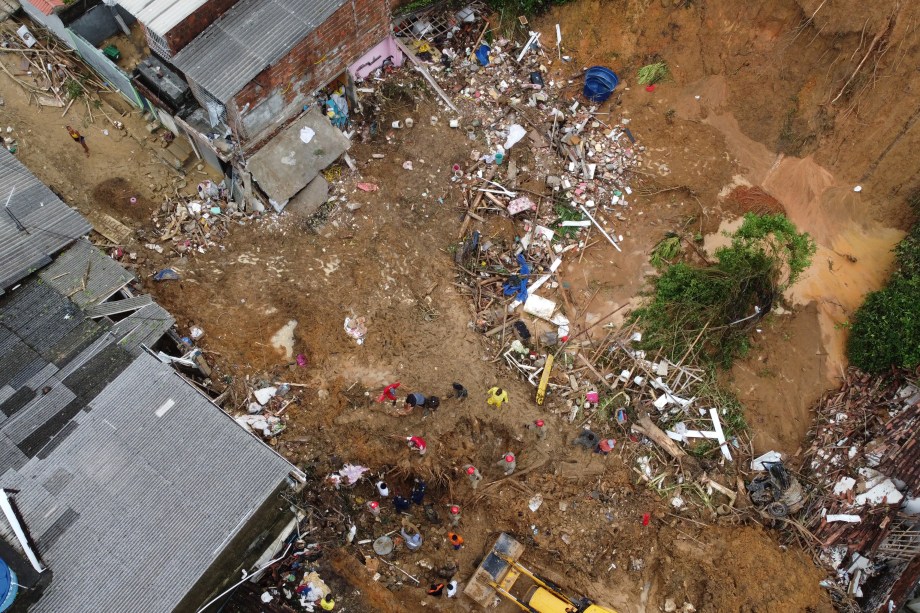 Recife- 28/05/2022- Chuvas constantes causaram deslizamentos, destruição e mortes no último sábado, no bairro Jardim Monte Verde, região metropolitana de Recife-PE