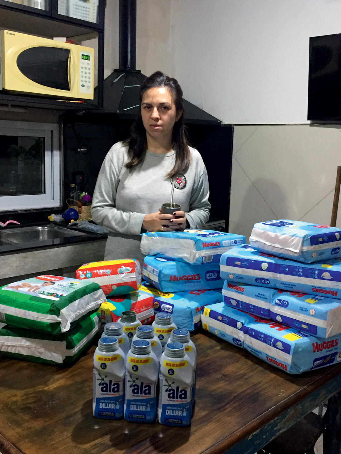 Offer Hunter - Saleswoman Sabrina Cabrera Carrizo is always chasing low prices to stock products like liquid soaps and diapers.  