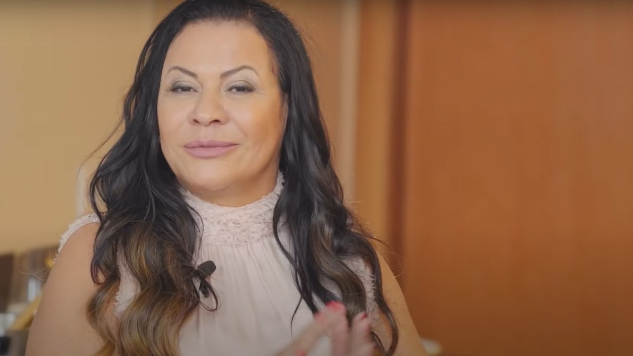 Dona Ruth, mãe da cantora Marília Mendonça, lança canal no YouTube