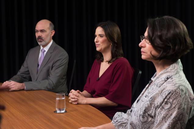 A bancada de entrevistadores formada por Mariana Caetano, Clarissa Oliveira e Diogo Schelp - A bancada de entrevistadores formada por Mariana Caetano, Clarissa Oliveira e Diogo Schelp -